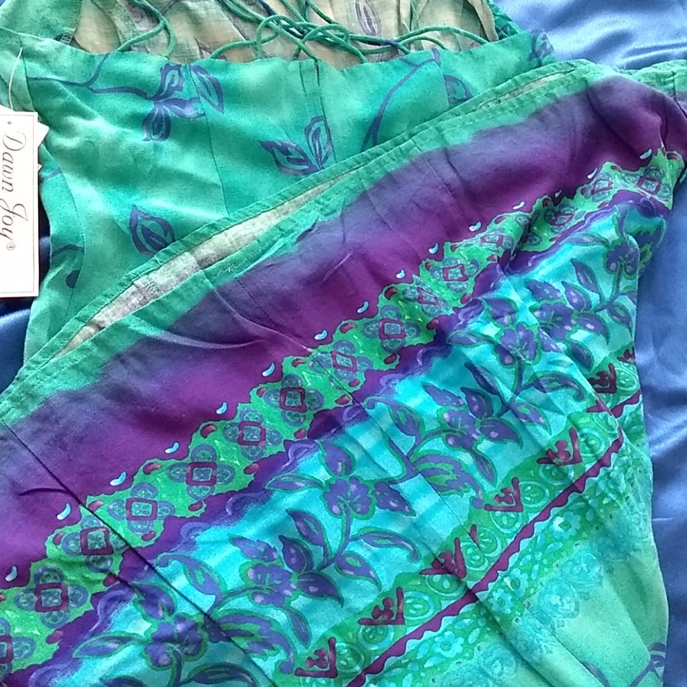 Dress - Picture 3 of 3